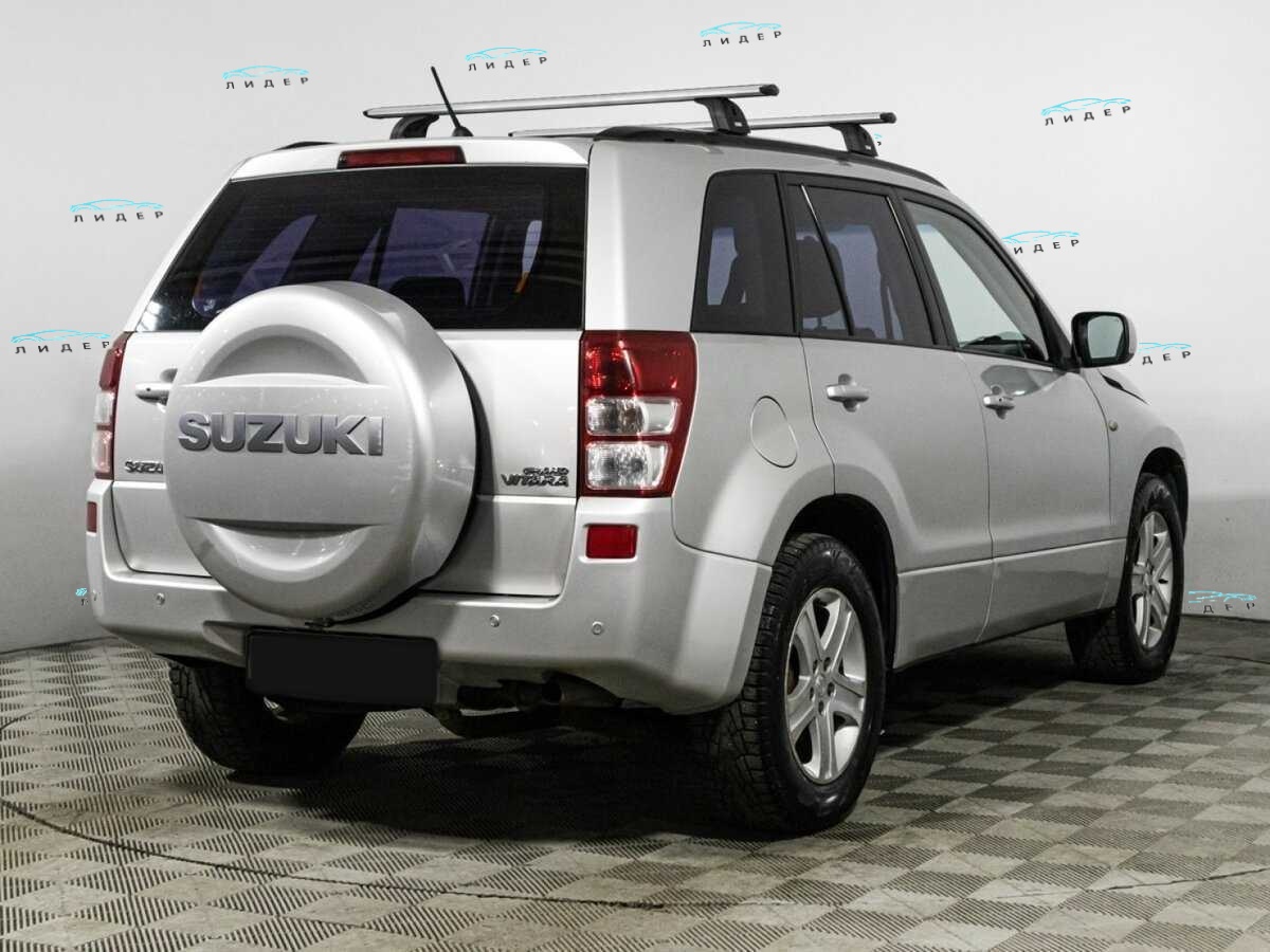 Б/У Сузуки Гранд Витара 2010 года. Фото: #4