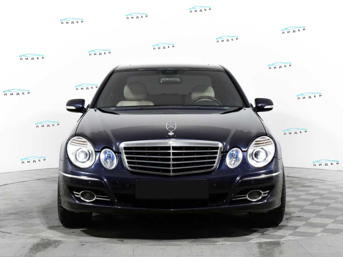 Б/У Мерседес-Бенц Е-Класс 2008 года. Фото: #1