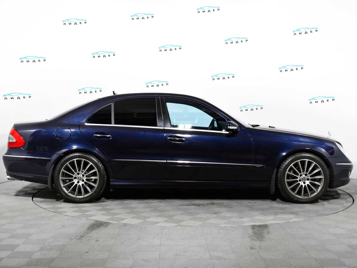 Б/У Мерседес-Бенц Е-Класс 2008 года. Фото: #3