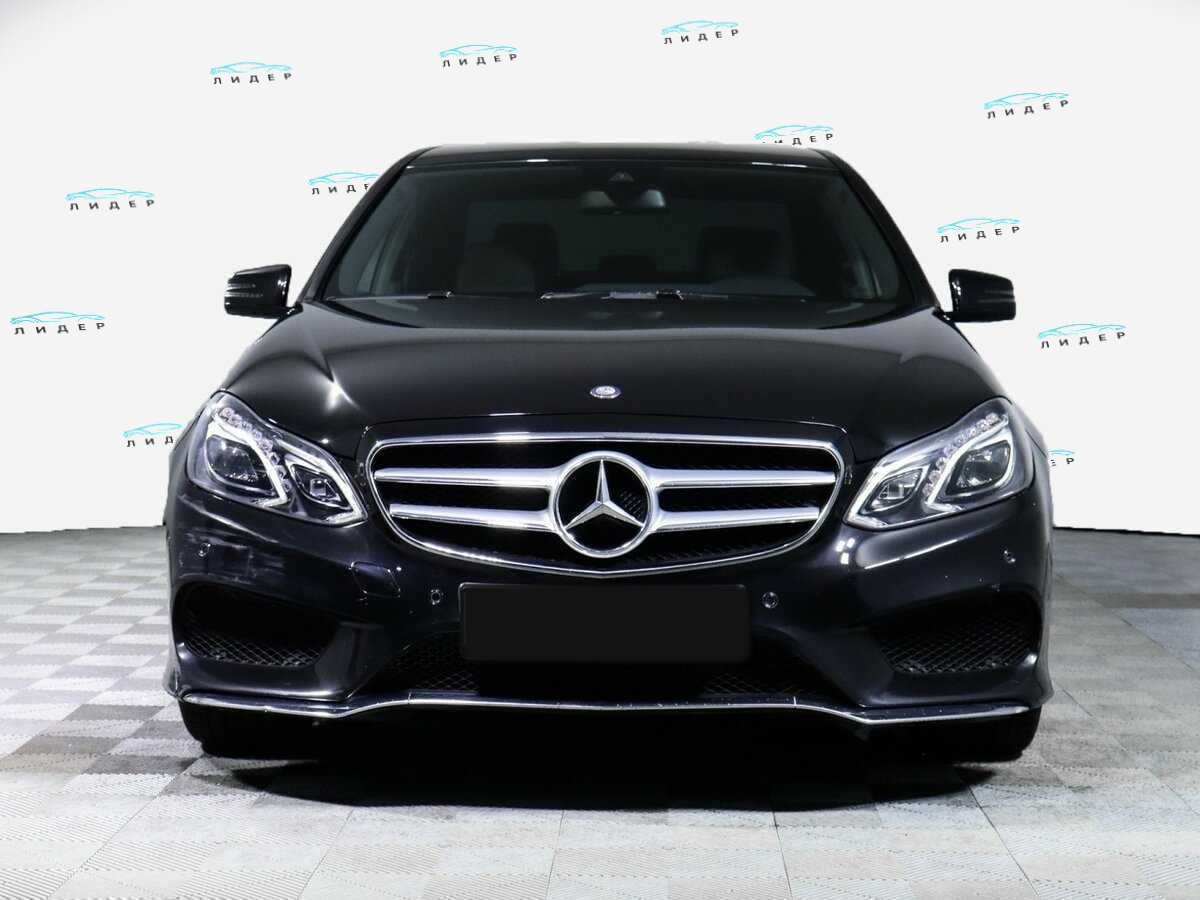 Б/У Мерседес-Бенц Е-Класс 2015 года. Фото: #1