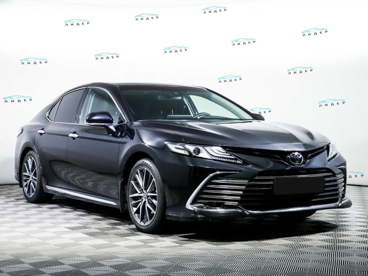 Б/У Тойота Камри 2023 года. Фото: #2