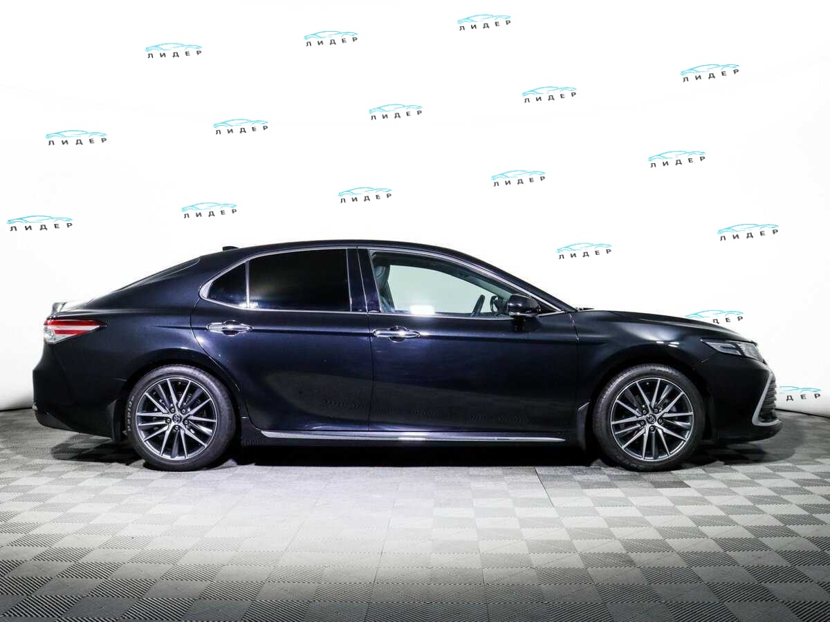 Б/У Тойота Камри 2023 года. Фото: #3