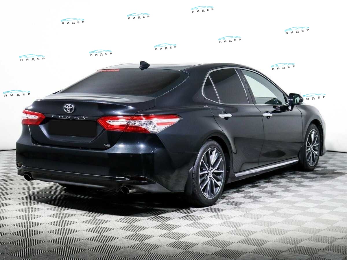Б/У Тойота Камри 2023 года. Фото: #4