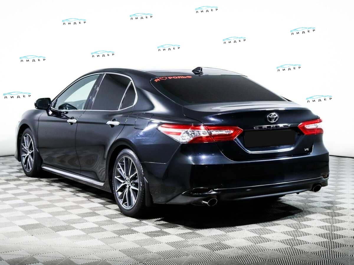 Б/У Тойота Камри 2023 года. Фото: #6
