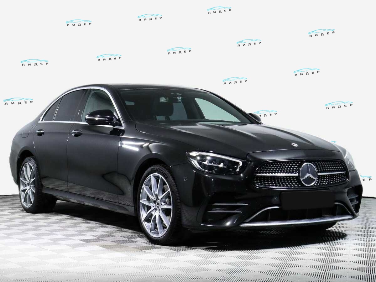 Б/У Мерседес-Бенц Е-Класс 2021 года. Фото: #2