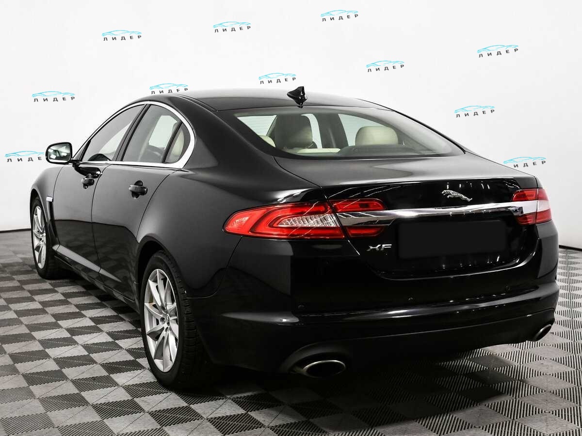 Б/У Ягуар ИксФ 2013 года. Фото: #6