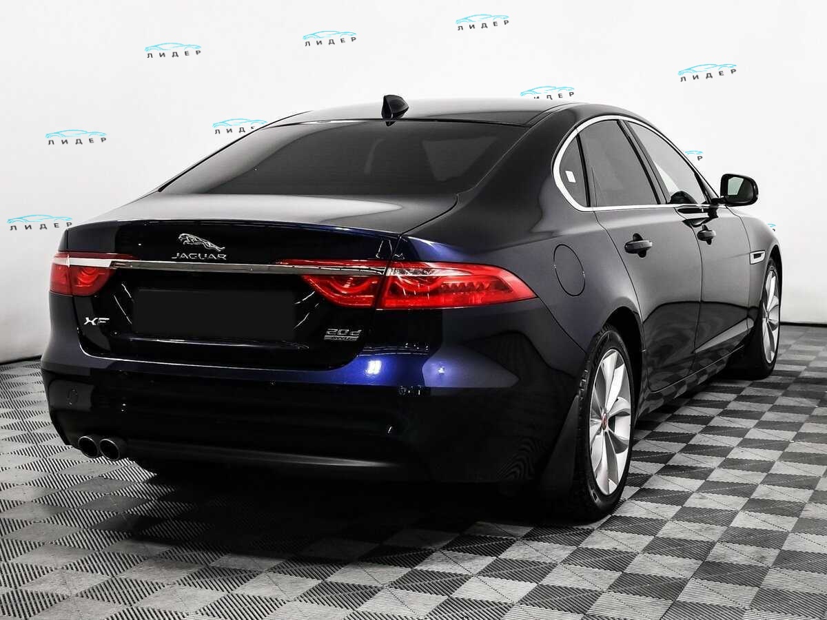 Б/У Ягуар ИксФ 2016 года. Фото: #4
