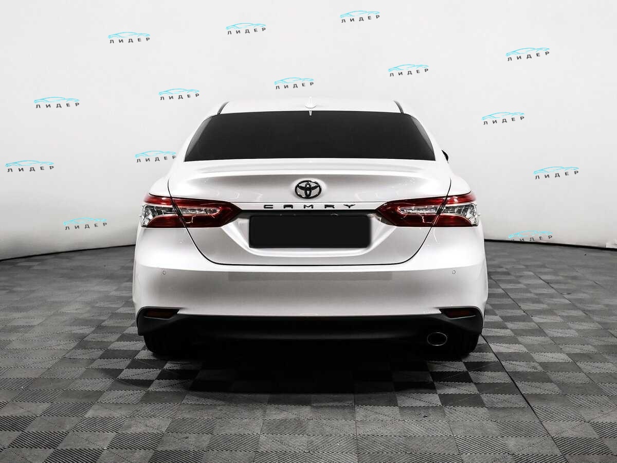 Б/У Тойота Камри 2019 года. Фото: #5