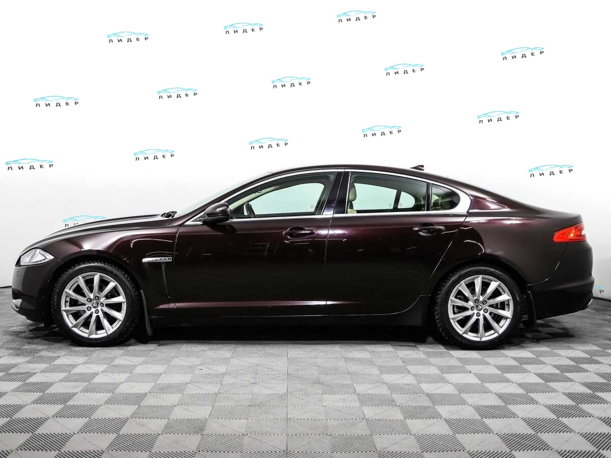 Б/У Ягуар ИксФ 2013 года. Фото: #7