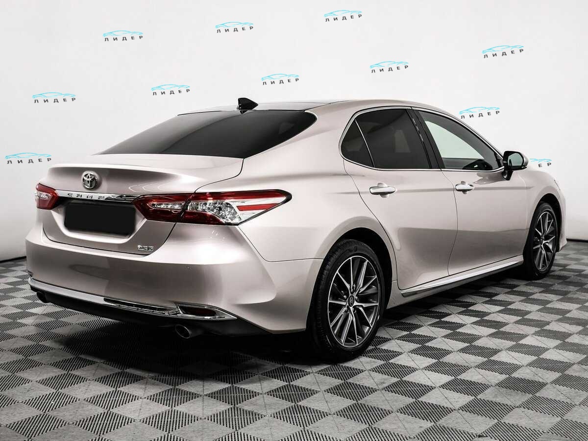 Б/У Тойота Камри 2023 года. Фото: #4