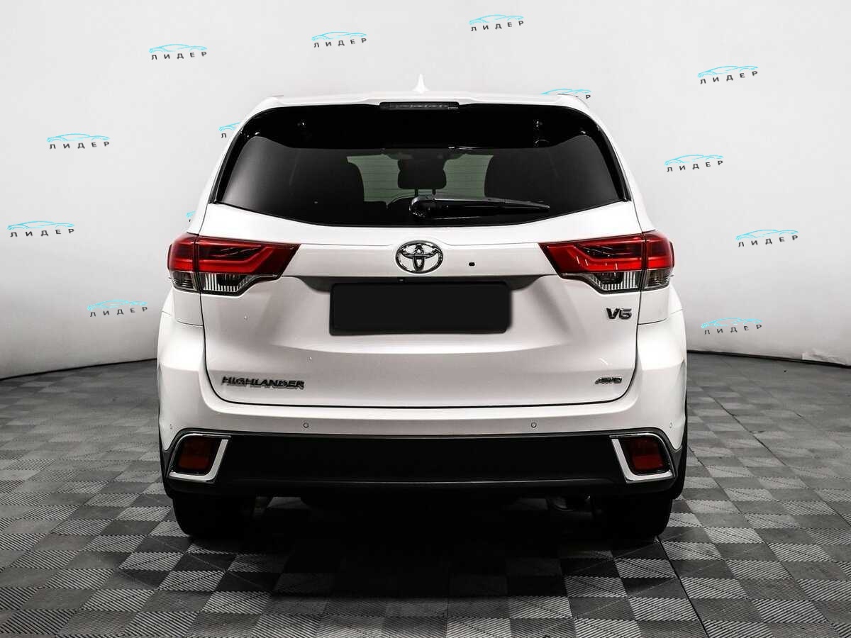 Б/У Тойота Хайлэндер 2017 года. Фото: #5