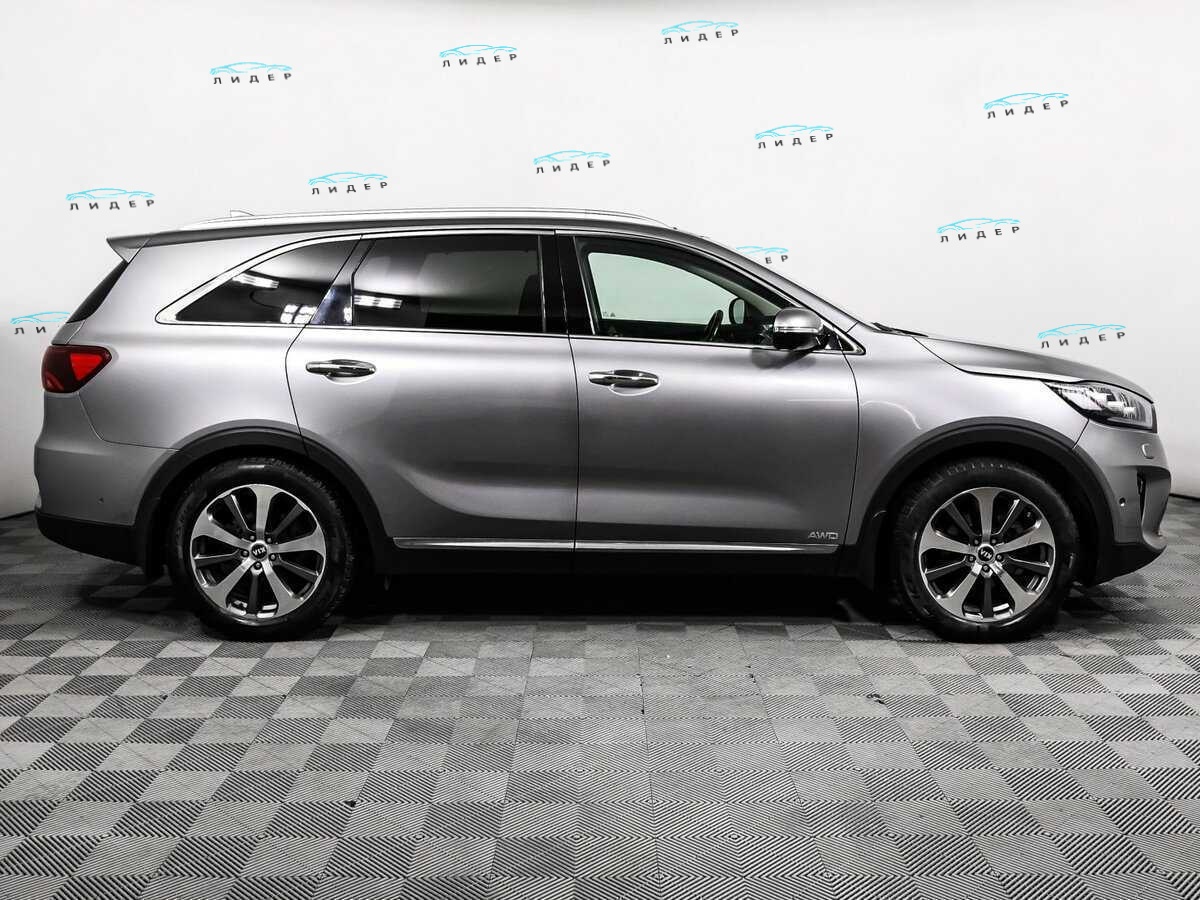 Б/У Киа Соренто 2018 года. Фото: #3