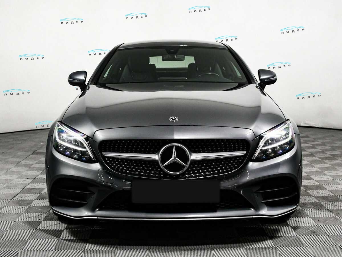 Б/У Мерседес-Бенц Ц-Класс 2018 года. Фото: #1