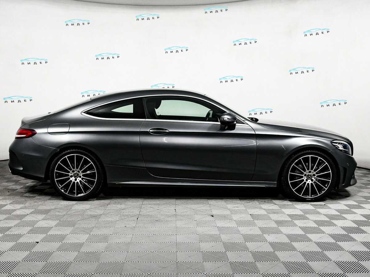 Б/У Мерседес-Бенц Ц-Класс 2018 года. Фото: #3