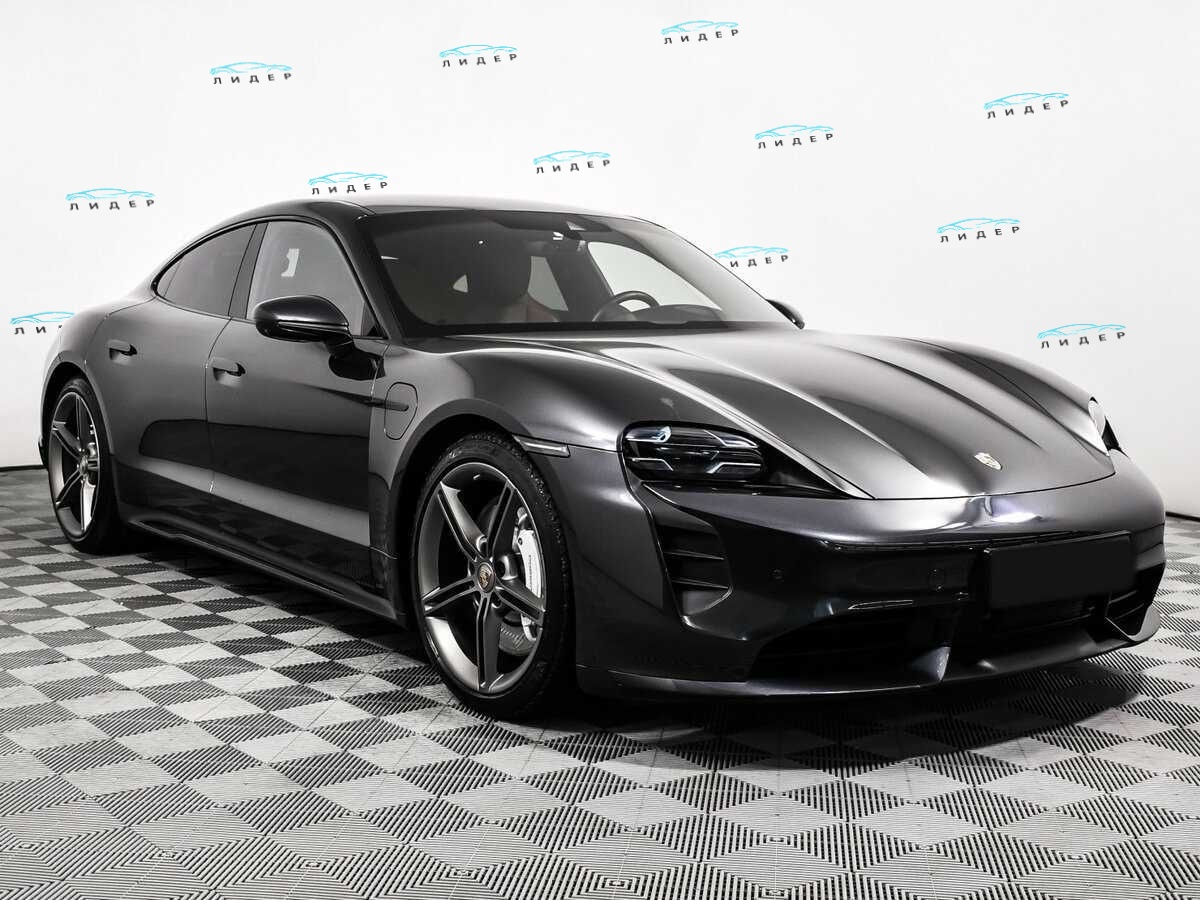 Б/У Порш Taycan 2020 года. Фото: #2