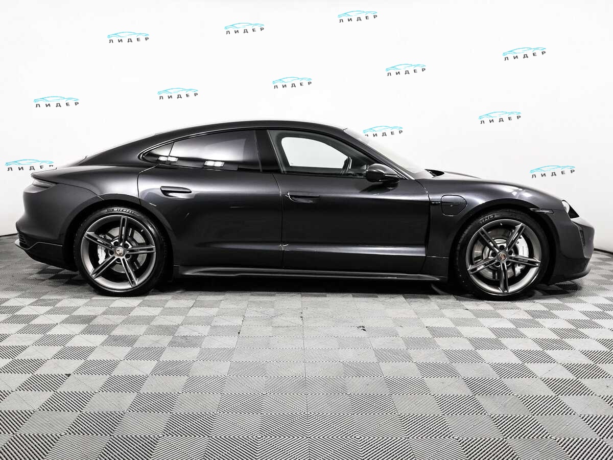 Б/У Порш Taycan 2020 года. Фото: #3