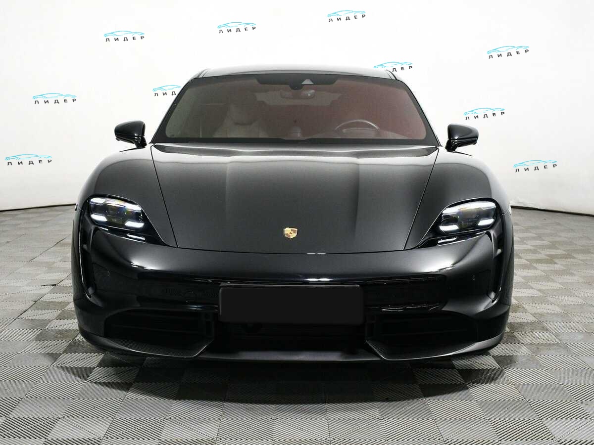 Б/У Порш Taycan 2021 года. Фото: #1