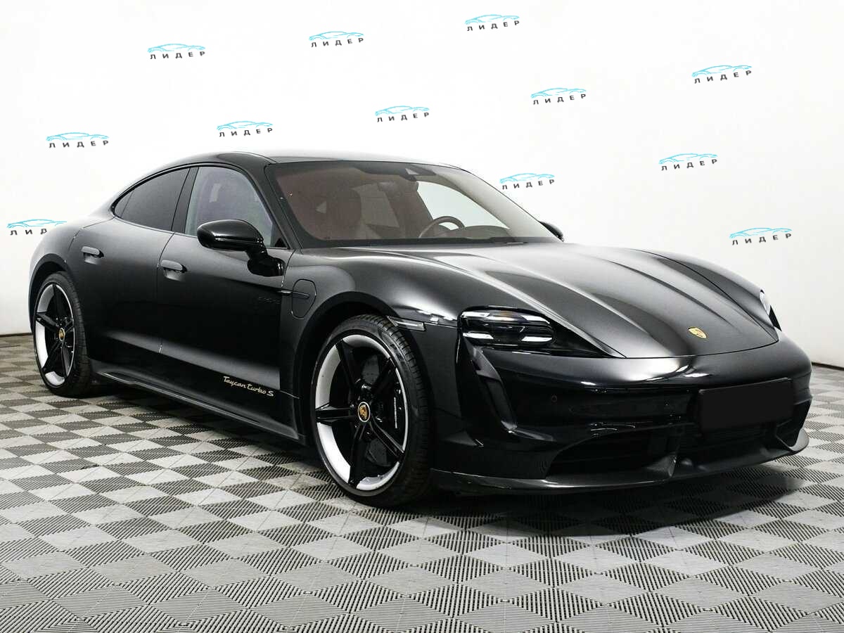 Б/У Порш Taycan 2021 года. Фото: #2
