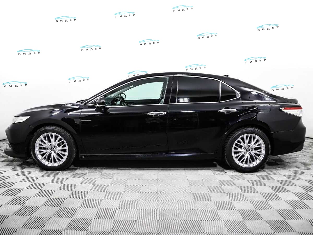 Б/У Тойота Камри 2018 года. Фото: #7