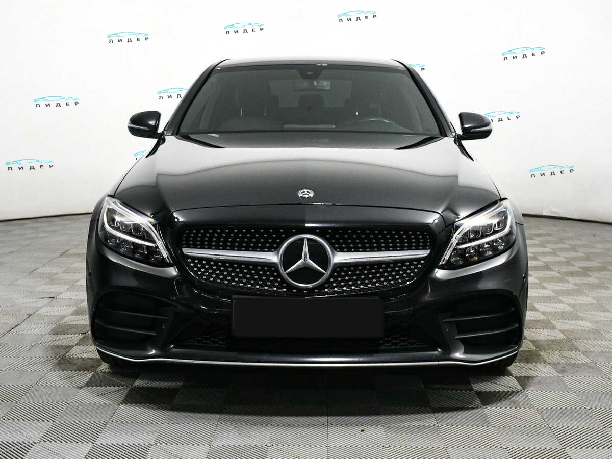 Б/У Мерседес-Бенц Ц-Класс 2018 года. Фото: #1