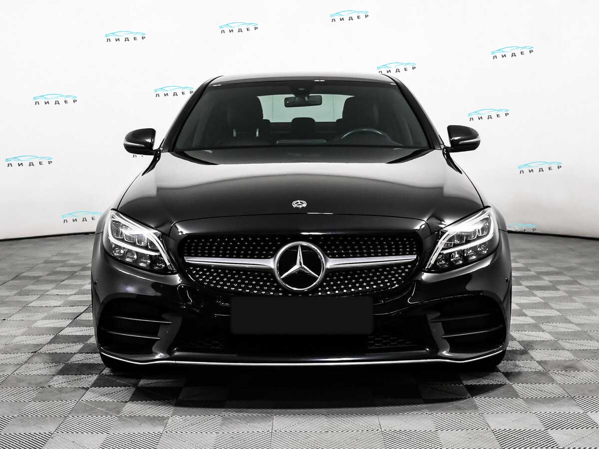 Б/У Мерседес-Бенц Ц-Класс 2018 года. Фото: #1