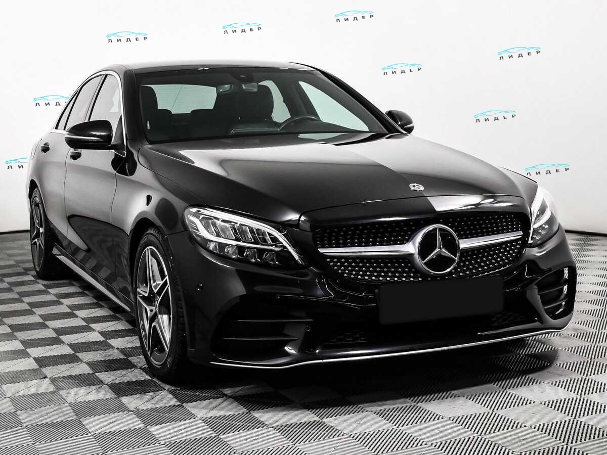 Б/У Мерседес-Бенц Ц-Класс 2018 года. Фото: #2