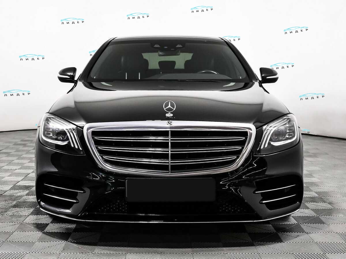 Б/У Мерседес-Бенц С-Класс 2018 года. Фото: #1