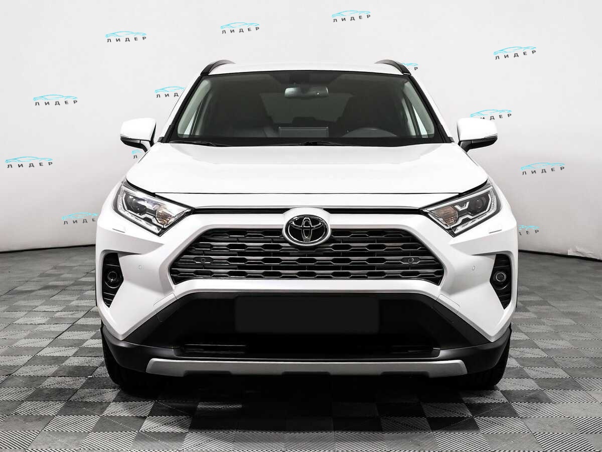 Б/У Тойота Рав4 2021 года. Фото: #1