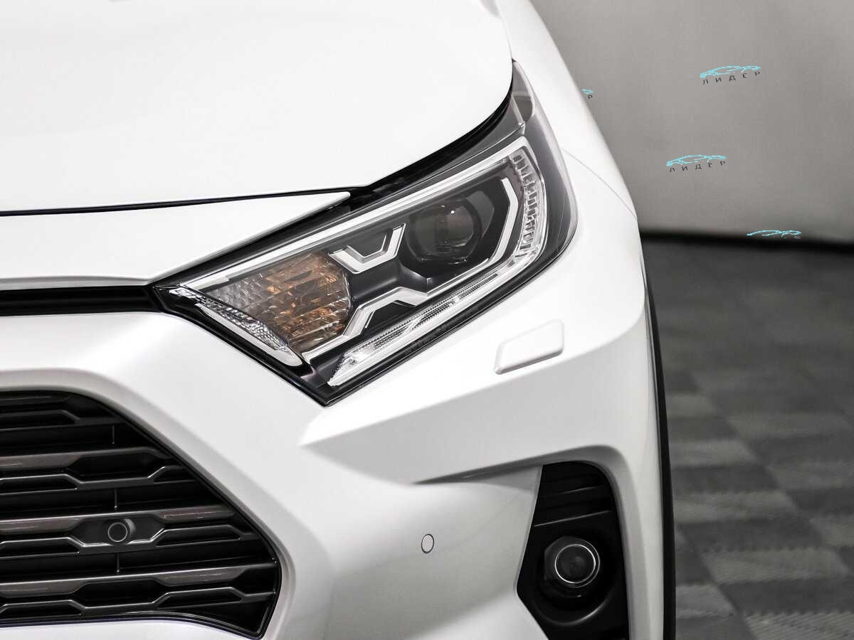 Б/У Тойота Рав4 2021 года. Фото: #14