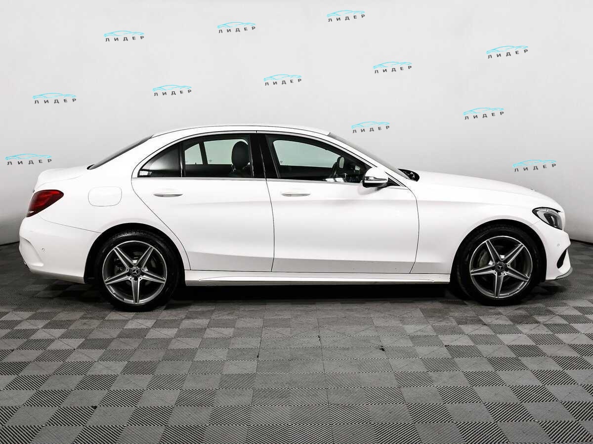 Б/У Мерседес-Бенц Ц-Класс 2017 года. Фото: #3