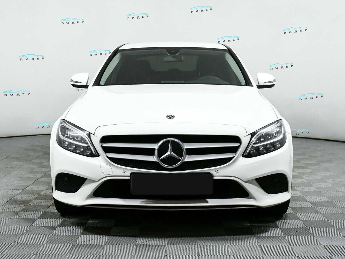 Б/У Мерседес-Бенц Ц-Класс 2018 года. Фото: #1