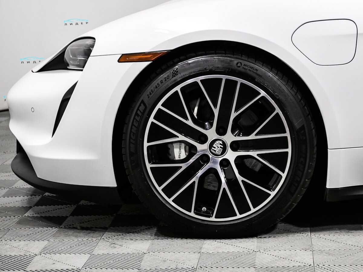 Б/У Порш Taycan 2021 года. Фото: #13