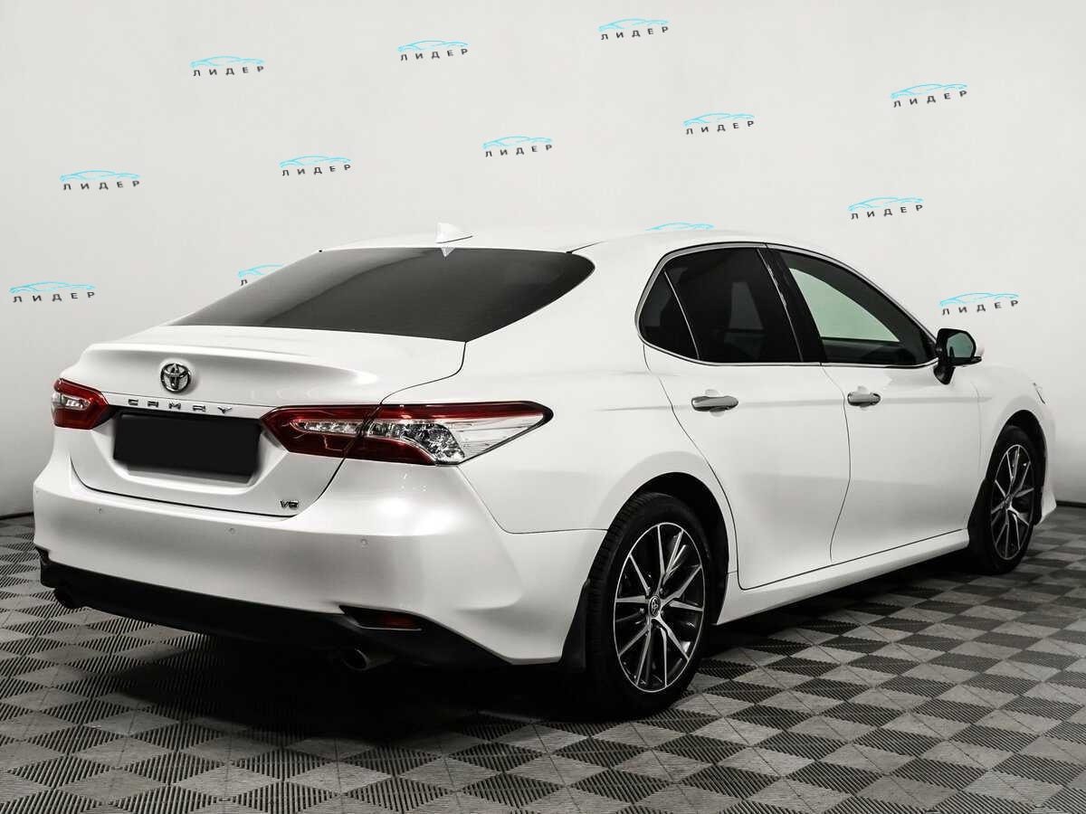 Б/У Тойота Камри 2021 года. Фото: #4