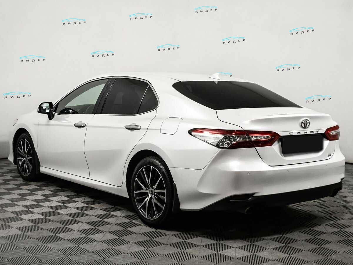 Б/У Тойота Камри 2021 года. Фото: #6