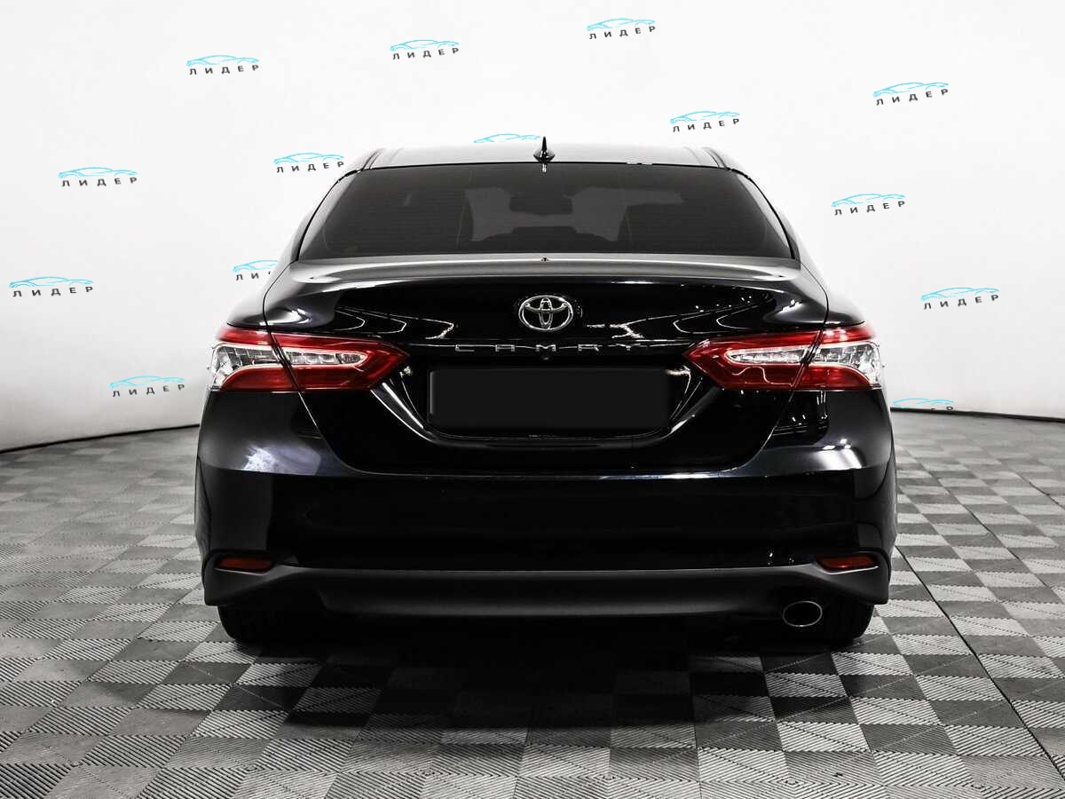 Б/У Тойота Камри 2018 года. Фото: #5
