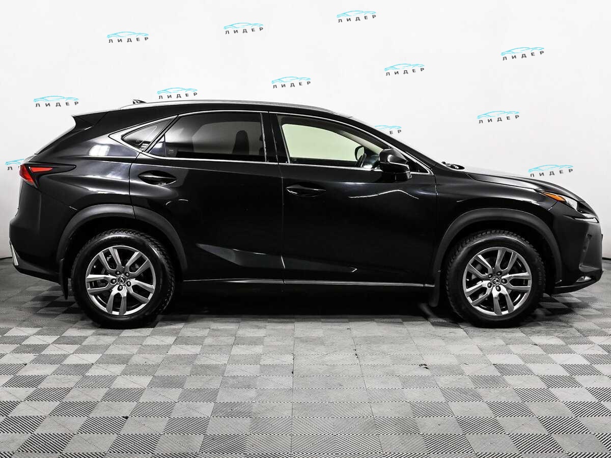 Б/У Лексус Н-Икс 2017 года. Фото: #3
