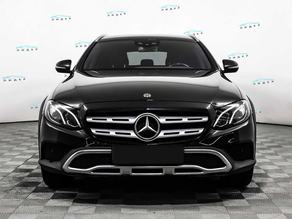 Б/У Мерседес-Бенц Е-Класс 2020 года. Фото: #1