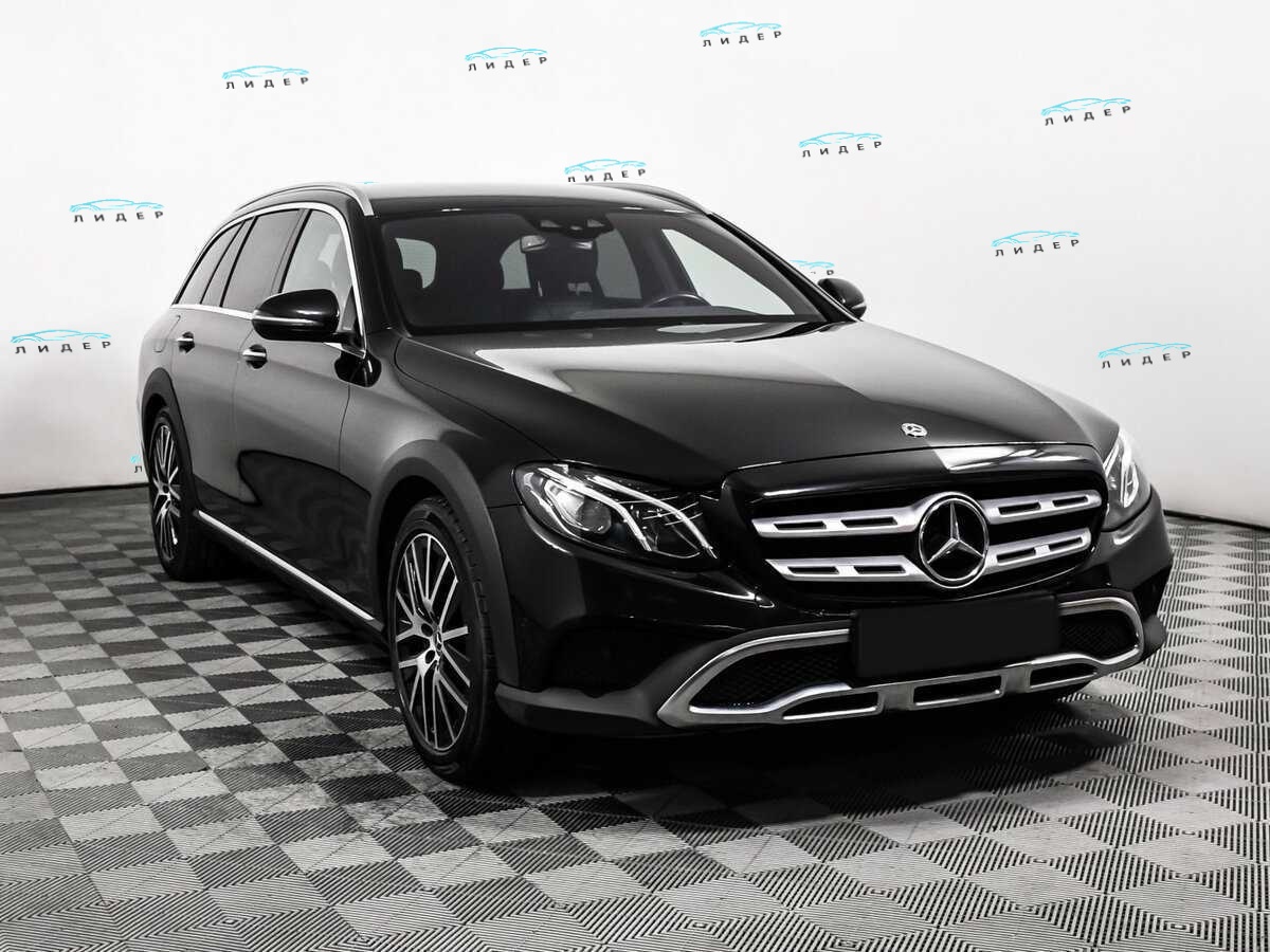 Б/У Мерседес-Бенц Е-Класс 2020 года. Фото: #2