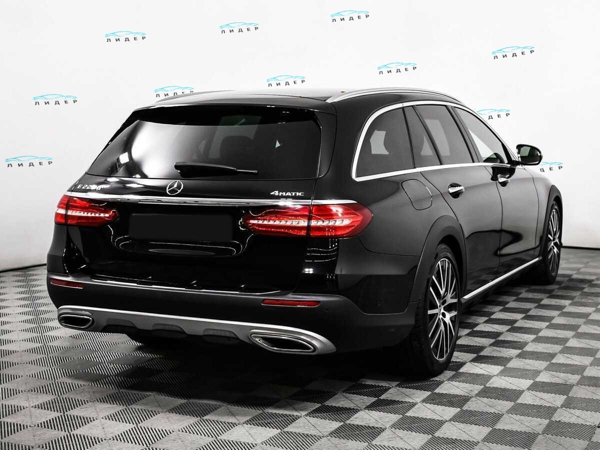Б/У Мерседес-Бенц Е-Класс 2020 года. Фото: #4