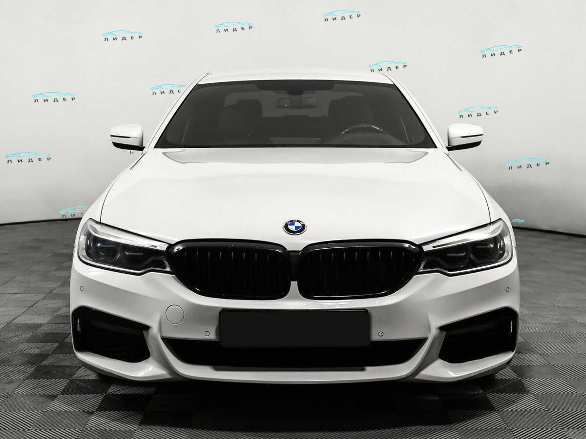 Б/У БМВ 5 серии 2018 года. Фото: #1