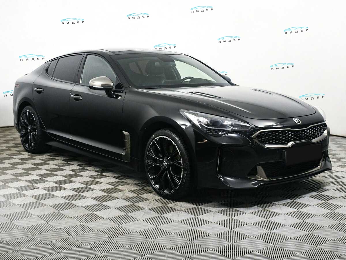 Б/У Киа Стингер 2018 года. Фото: #2
