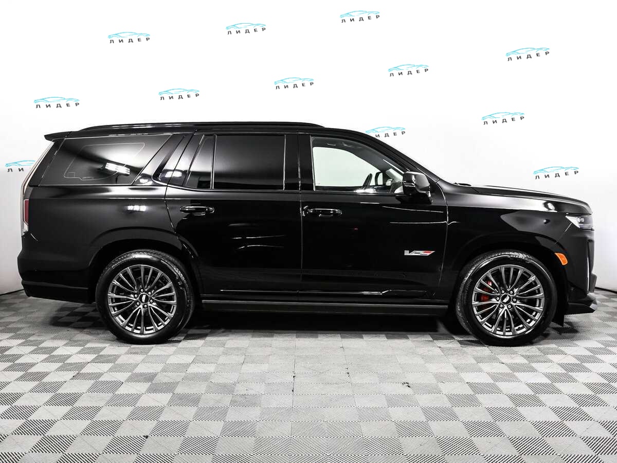 Б/У Кадиллак Escalade-V 2022 года. Фото: #3