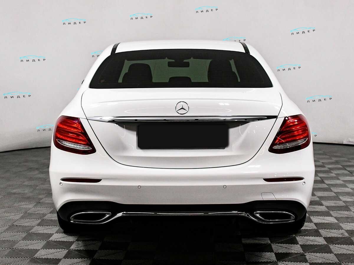 Б/У Мерседес-Бенц Е-Класс 2019 года. Фото: #4