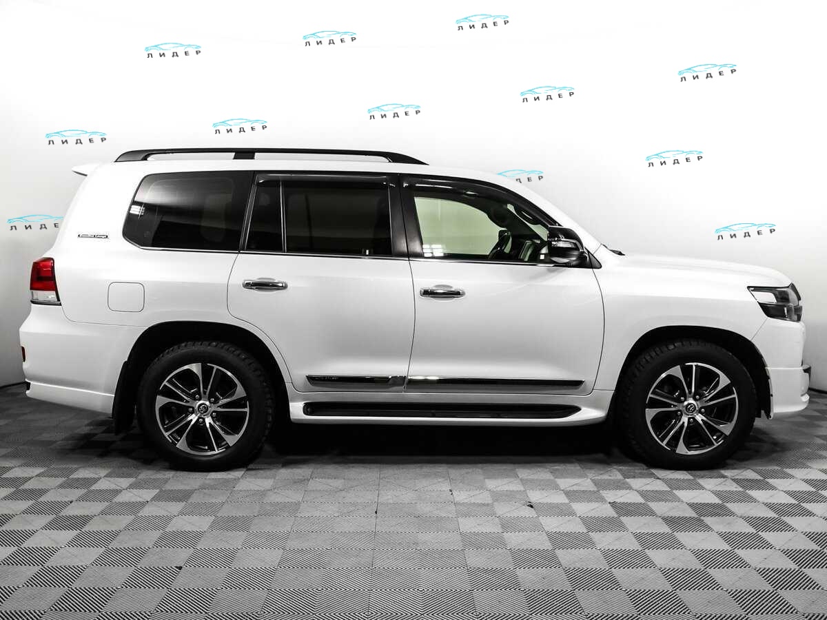 Б/У Тойота Лэнд Крузер 2020 года. Фото: #3