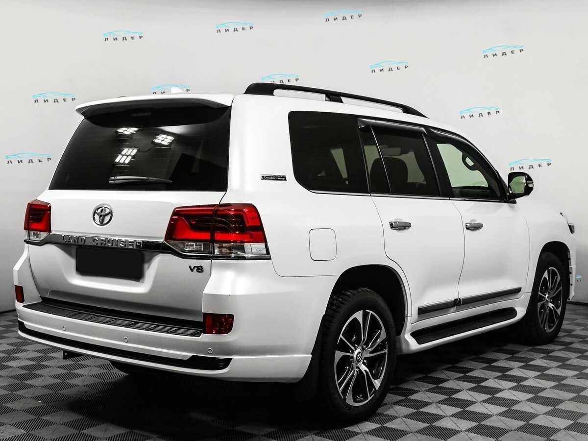 Б/У Тойота Лэнд Крузер 2020 года. Фото: #4