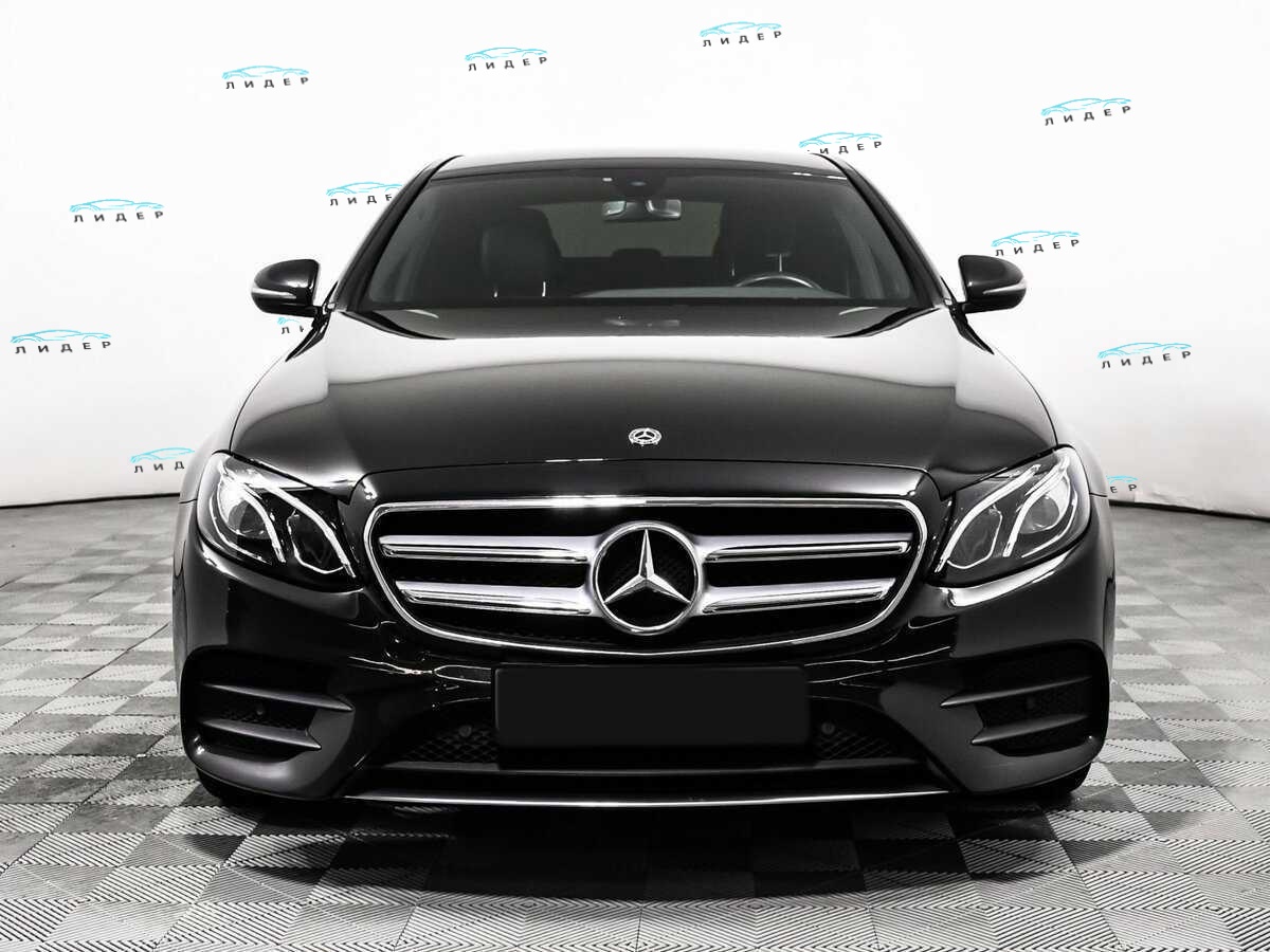 Б/У Мерседес-Бенц Е-Класс 2020 года. Фото: #1