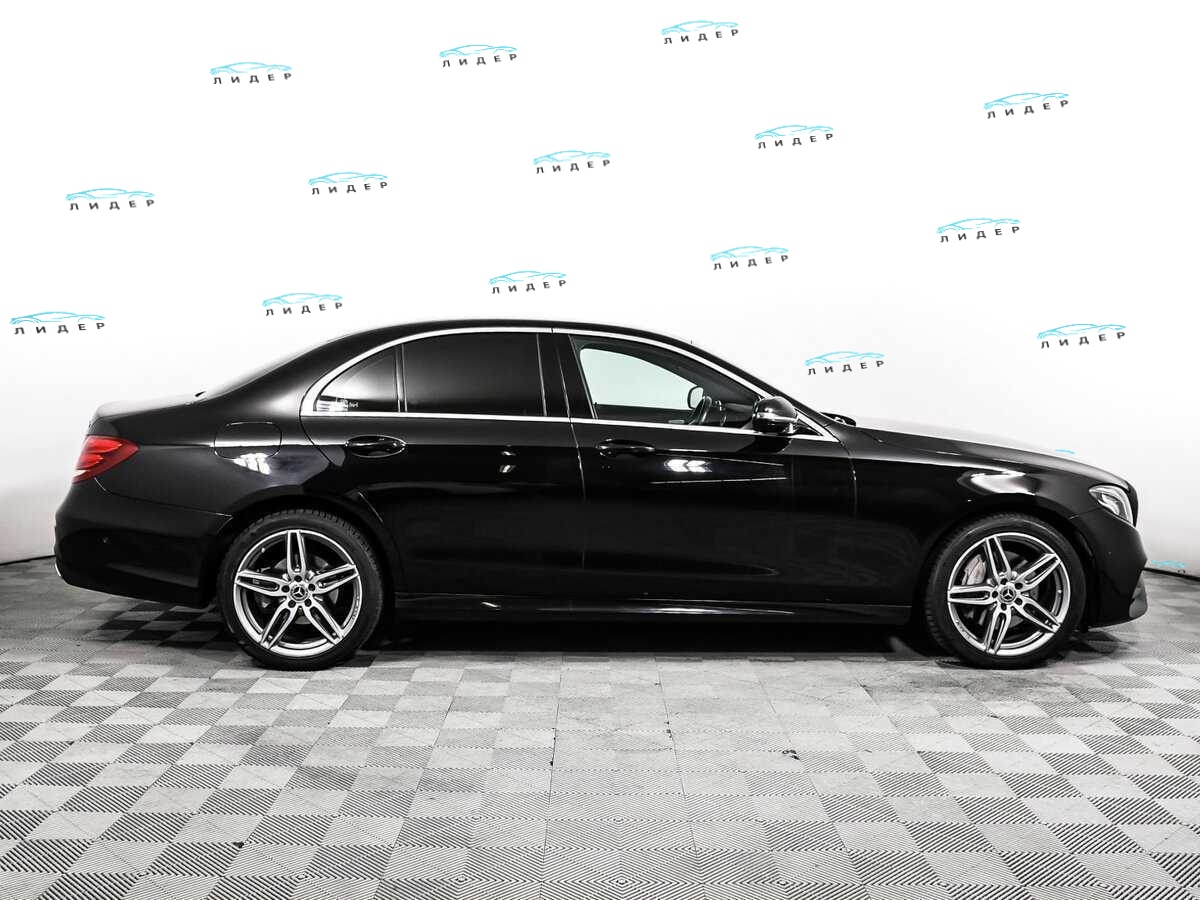 Б/У Мерседес-Бенц Е-Класс 2020 года. Фото: #3
