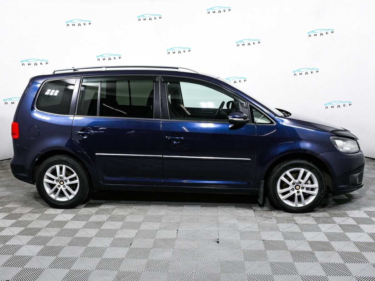 Б/У Фольксваген Туран 2012 года. Фото: #3