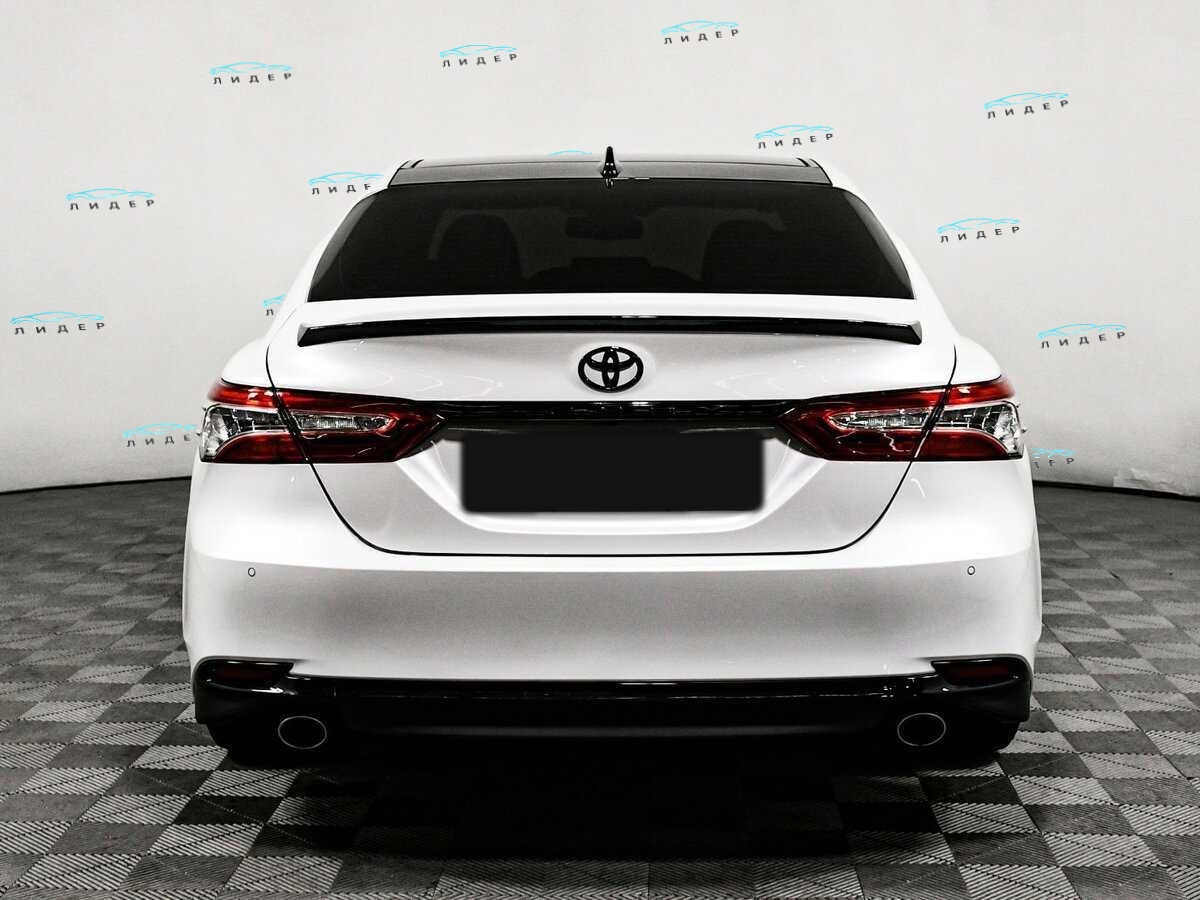 Б/У Тойота Камри 2023 года. Фото: #4