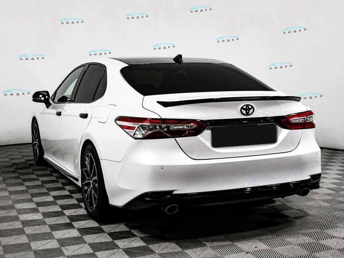 Б/У Тойота Камри 2023 года. Фото: #5